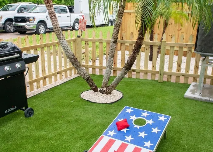 Gulf Coast Escape • Grill + Cornhole • Workspace Apartment