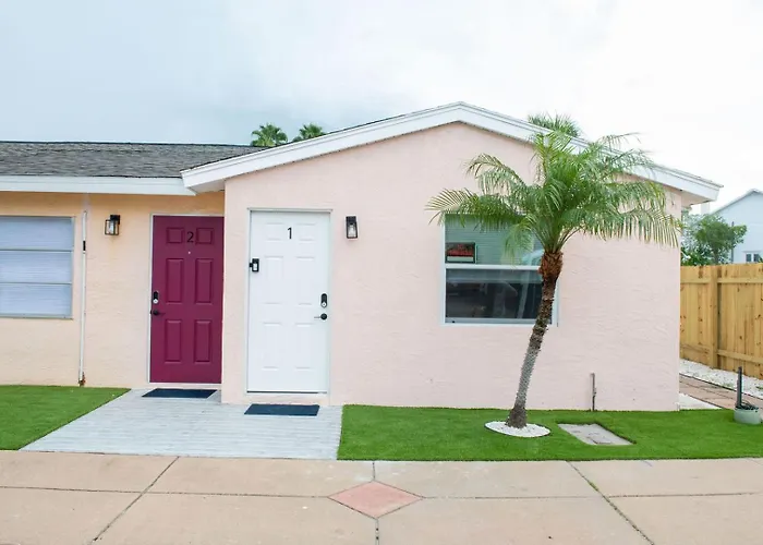 Gulf Coast Escape • Grill + Cornhole • Workspace Apartment