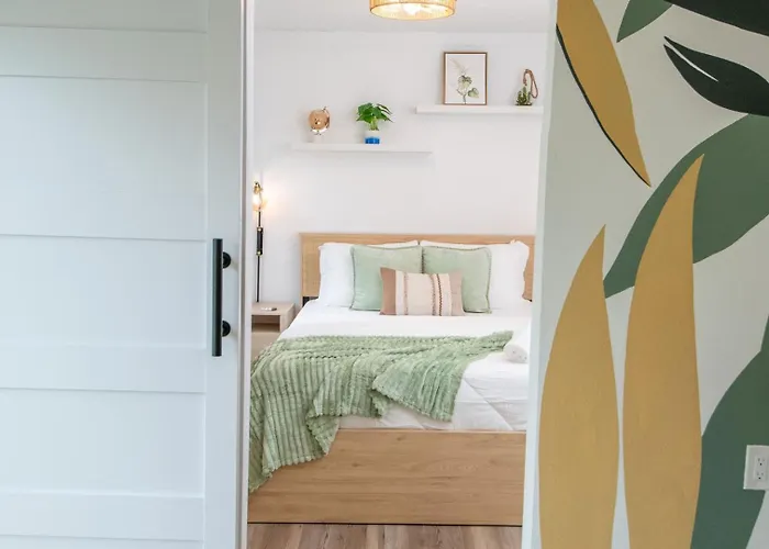 Apartment Gulf Coast Escape • Grill + Cornhole • Workspace Clearwater Beach