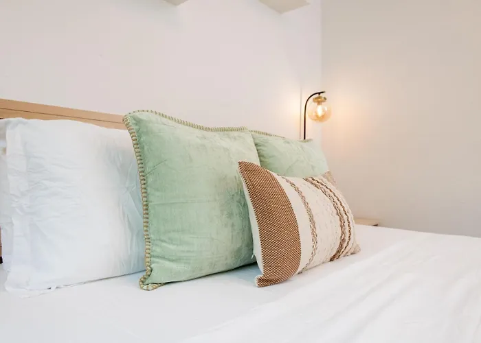 Gulf Coast Escape • Grill + Cornhole • Workspace Apartment Clearwater Beach