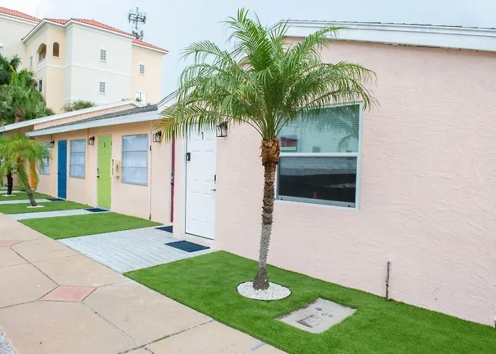 Gulf Coast Escape • Grill + Cornhole • Workspace Apartment